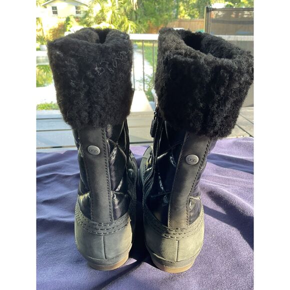 UGG Newberry Shearling Boots Waterproof/Insulated - Picture 6 of 11